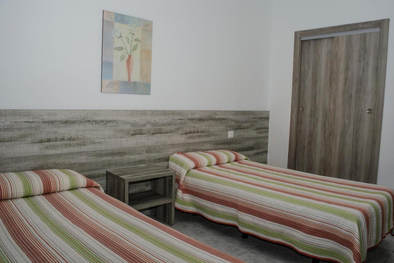 Pension Pardo Benidorm Bagian luar foto