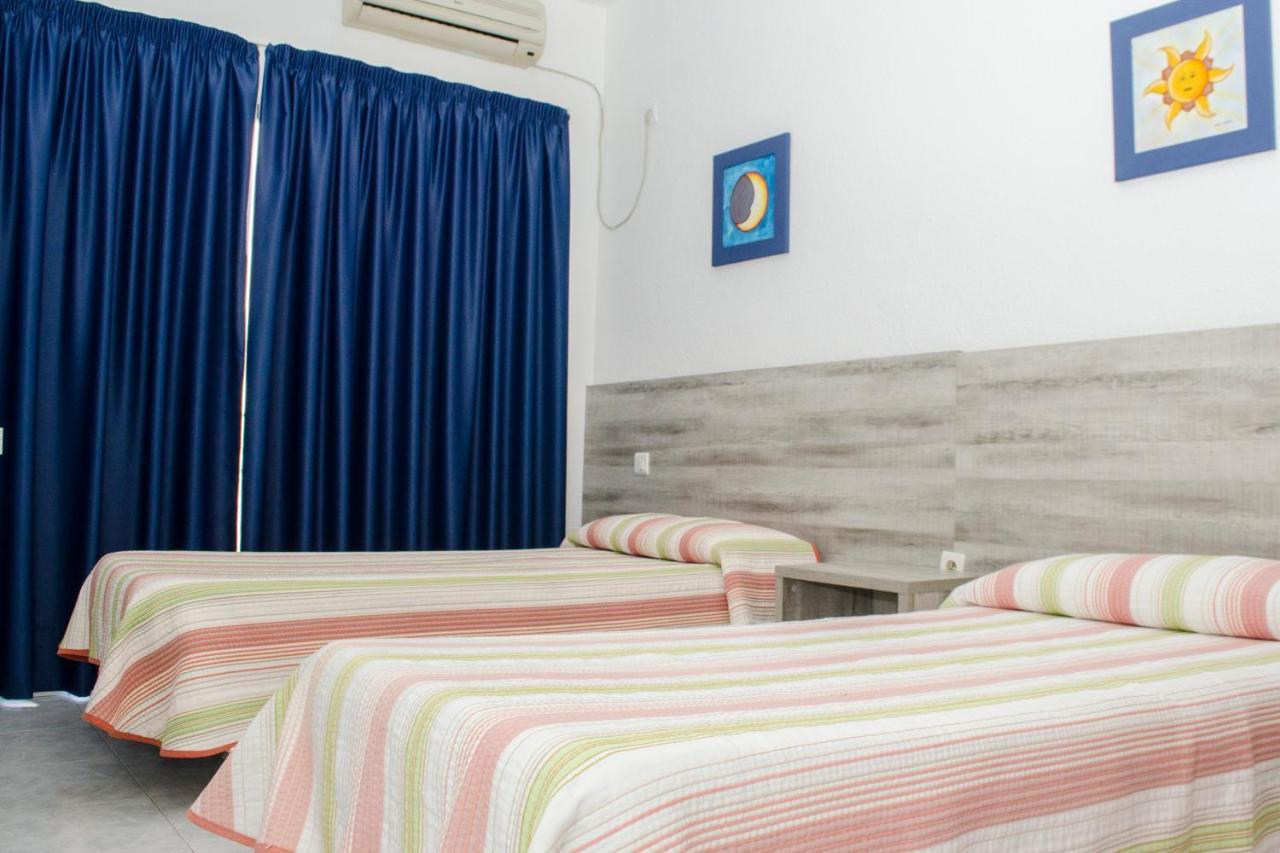 Pension Pardo Benidorm Bagian luar foto