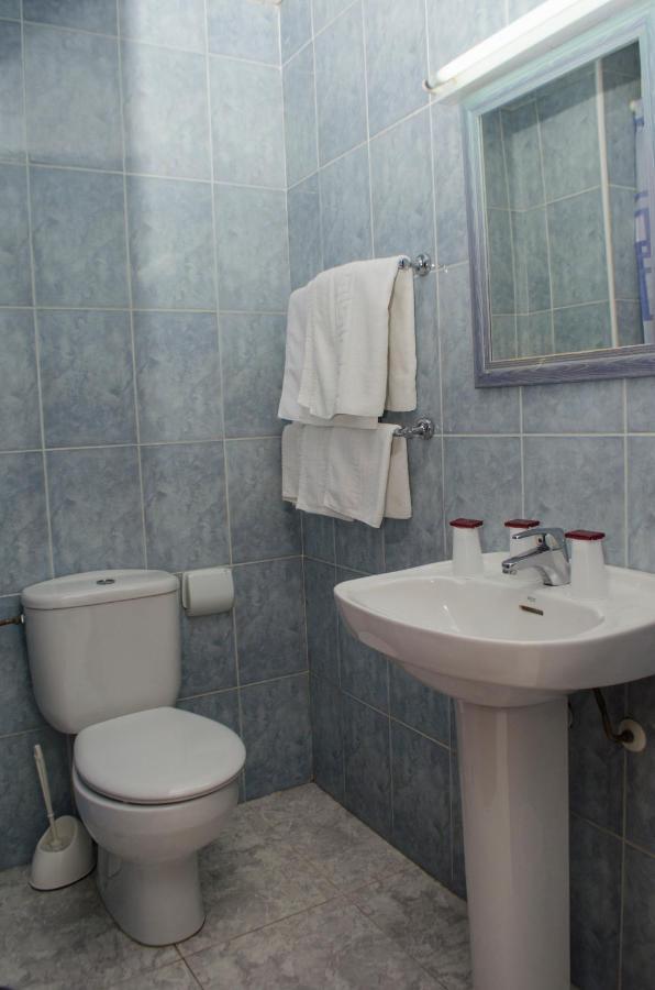Pension Pardo Benidorm Bagian luar foto